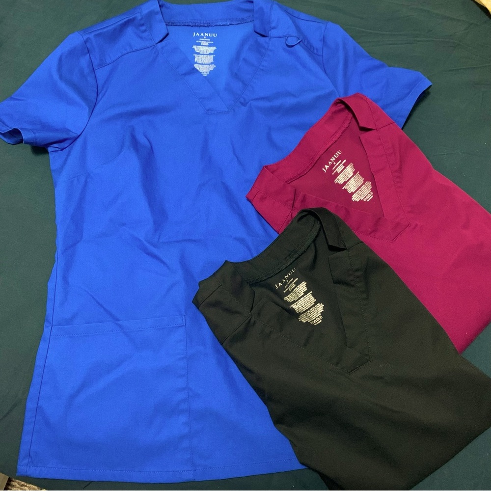Jaanuu top scrubs